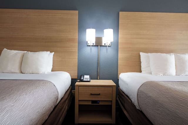 Standard Room, 2 Queen Beds, Non Smoking