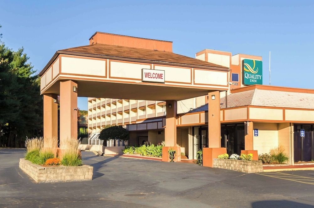 Quality Inn West Springfield2