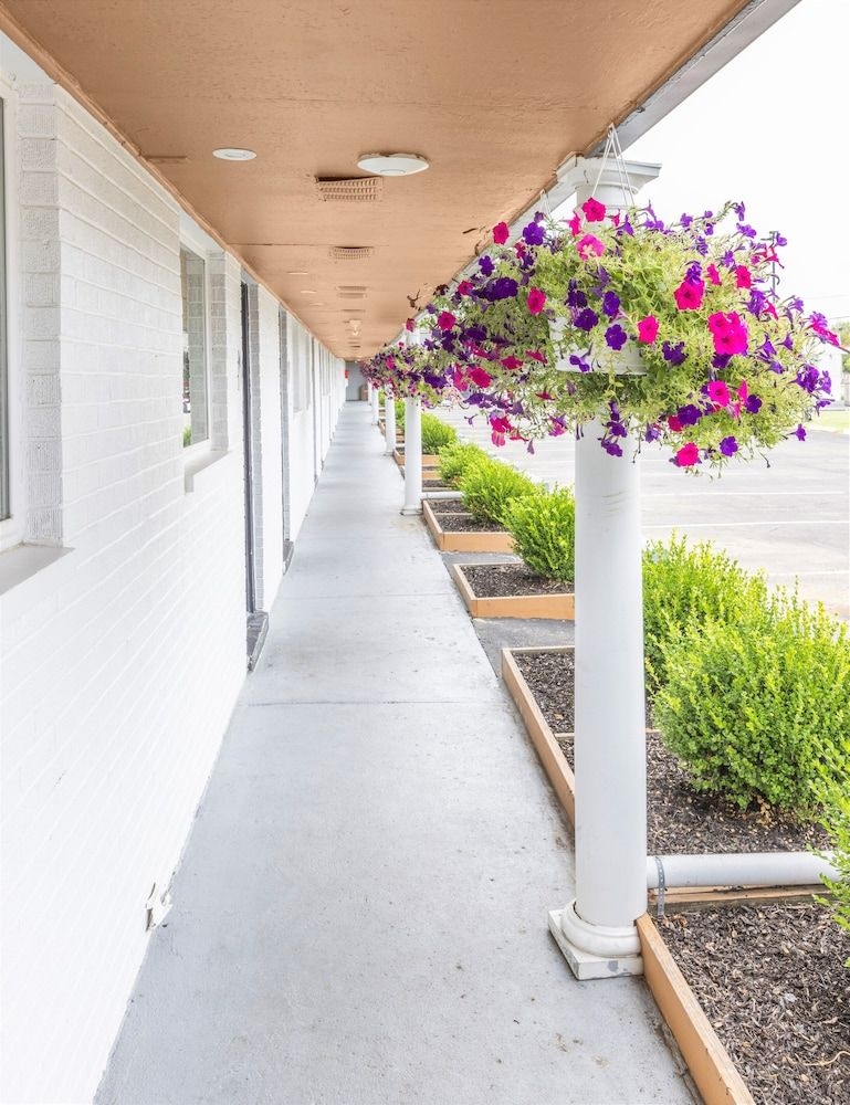 Butler Inn3