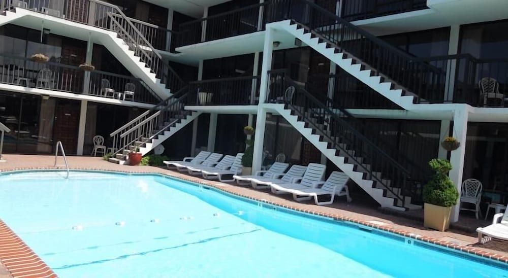 Alamar Resort Inn3
