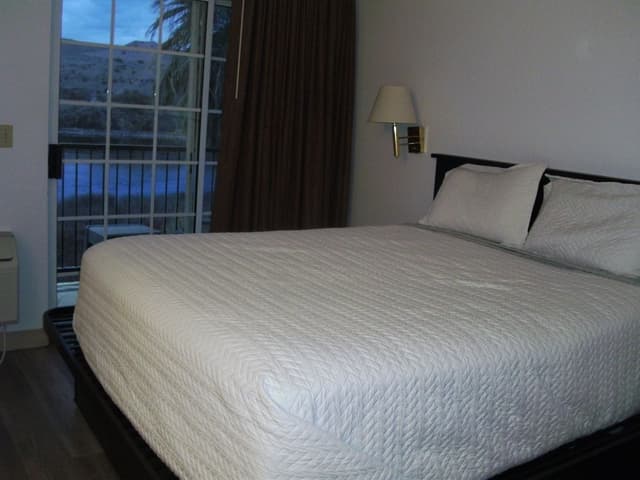 Suite, 1 King Bed, River View