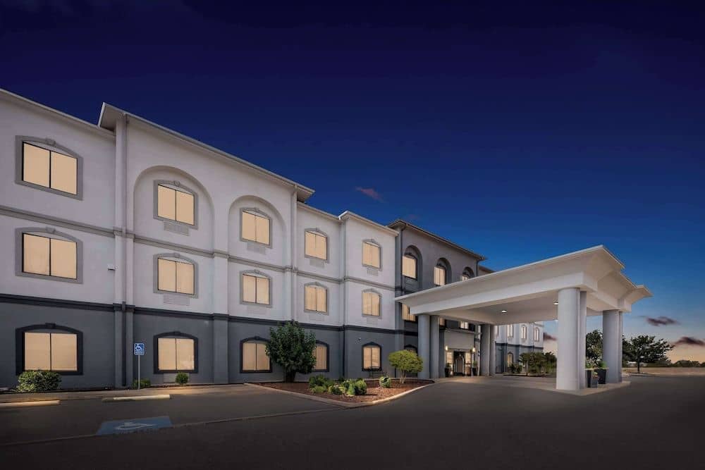 Best Western Palace Inn & Suites Best Western Palace Inn & Suites