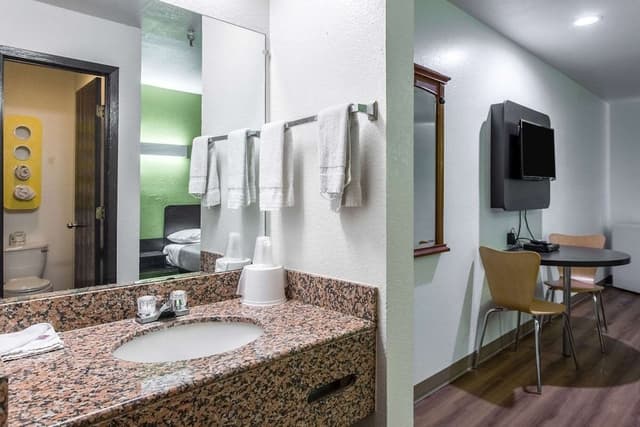 Deluxe Room, 2 Queen Beds, Non Smoking, Refrigerator & Microwave