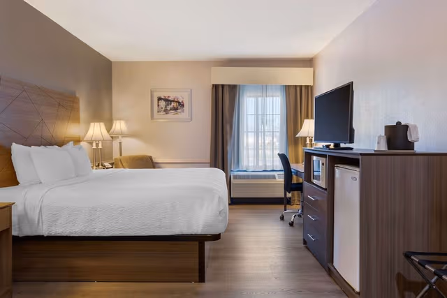 Suite, 1 King Bed, Non Smoking, Jetted Tub