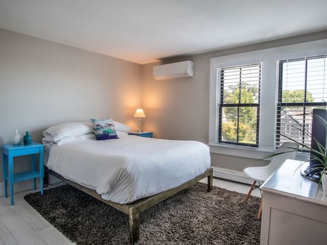 Standard Room, 1 Queen Bed