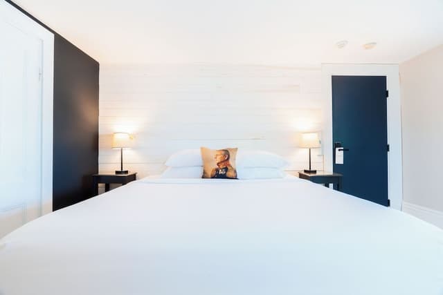 Standard Room, 1 Queen Bed