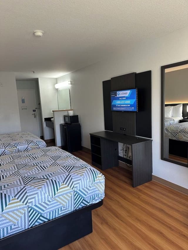 Standard Room, 2 Queen Beds, Non Smoking