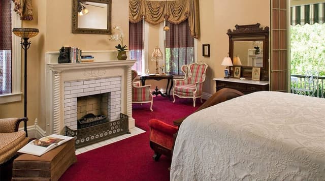 Gallery Suite- 1893 Main House