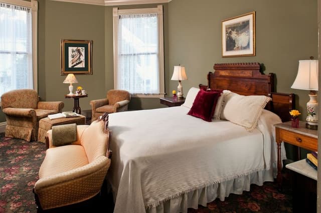 Rose Suite- 1893 Main House