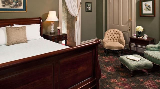 Rose Suite- 1893 Main House