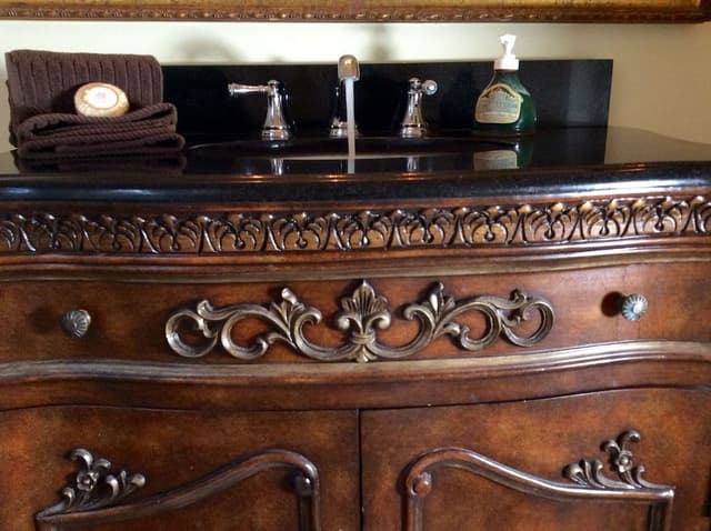 Victoria Suite- 1873 Cottage