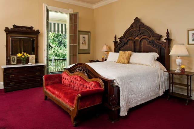 Gallery Suite- 1893 Main House