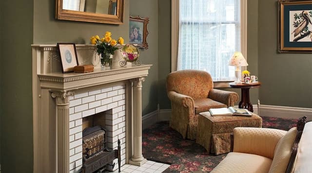 Rose Suite- 1893 Main House