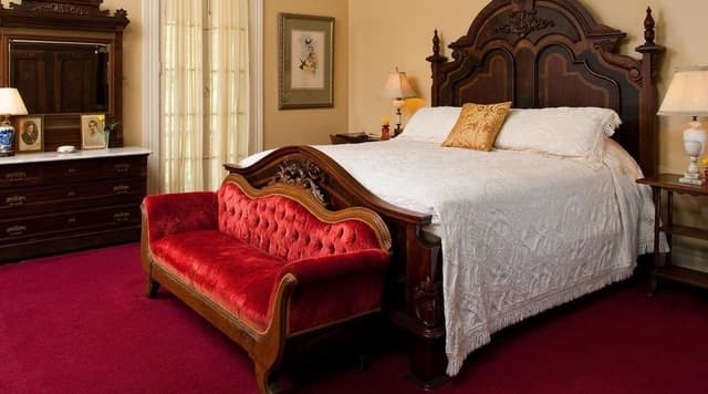 Gallery Suite- 1893 Main House