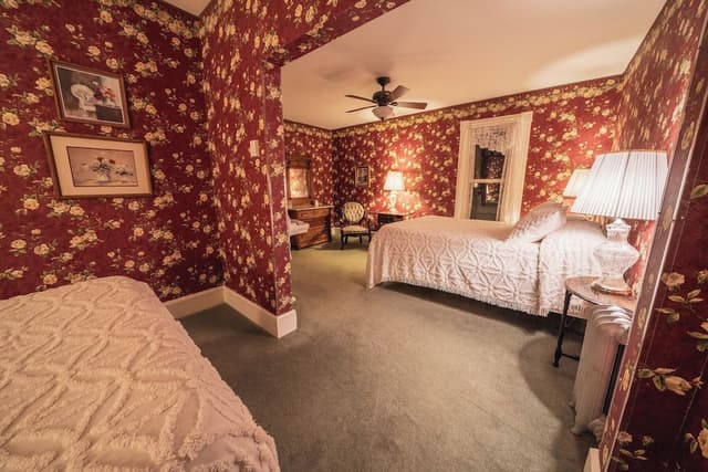 Quadruple Room, Ensuite (Deluxe 2 Bed)