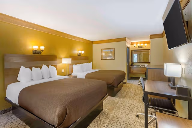 Standard Room, 2 Queen Beds, Non Smoking, Microwave