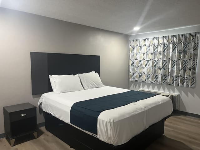 Standard Room, 1 Queen Bed, Non Smoking