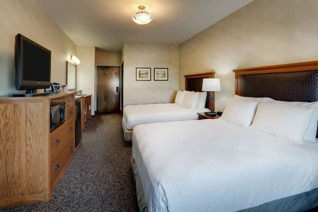 Deluxe Room, 2 Queen Beds, Non Smoking