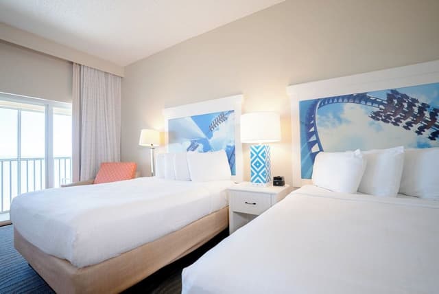 Standard Room, Multiple Beds, Balcony, Lake View