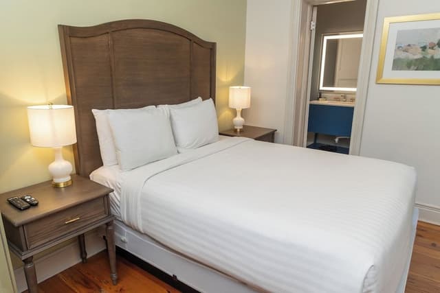 Deluxe Room, 1 Queen Bed
