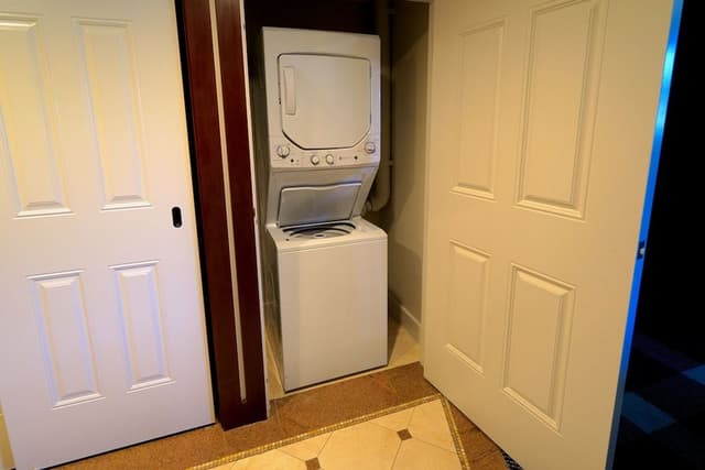 Penthouse, 2 Bedrooms, 3 Bathrooms, Kitchen