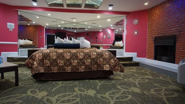 Honeymoon Suite, Non Smoking
