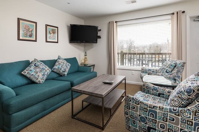 Master Suite - 36