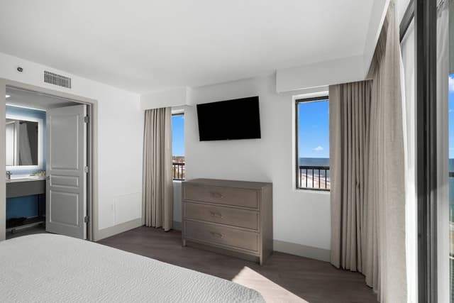 Mariner Oceanfront Deluxe Two Bedroom Condo