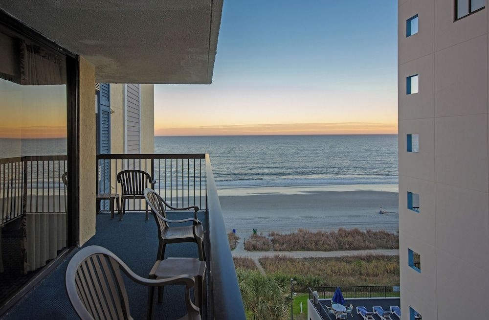 Compass Cove Resort4
