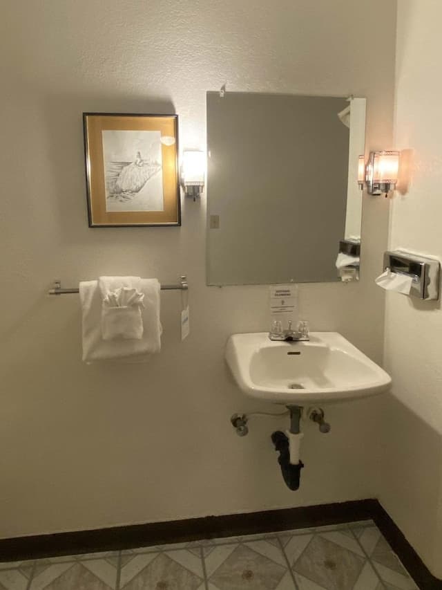 Standard Single Room, 1 Queen Bed