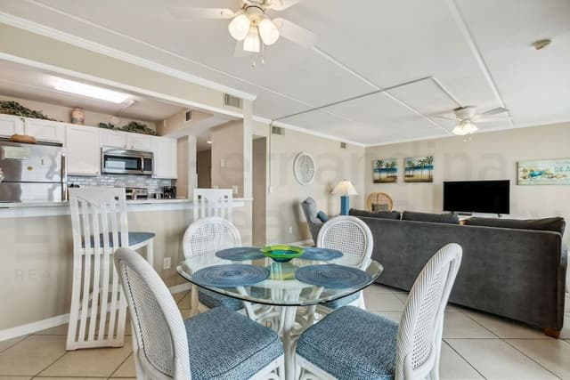 Condo, 2 Bedrooms