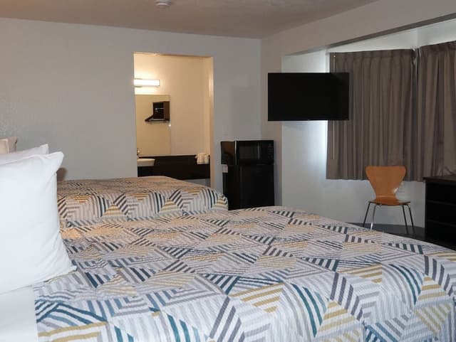 Deluxe Room, 2 Double Beds, Non Smoking, Refrigerator & Microwave