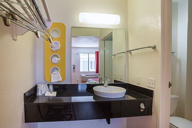 Deluxe Room, 1 Queen Bed, Non Smoking