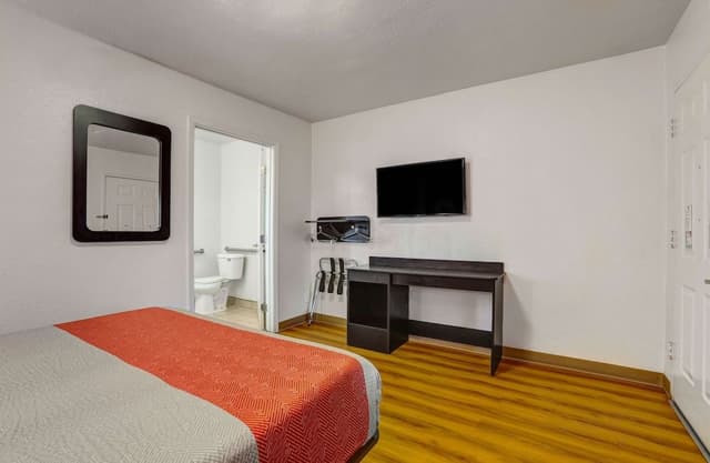 Standard Room, 1 Double Bed, Non Smoking, Refrigerator & Microwave