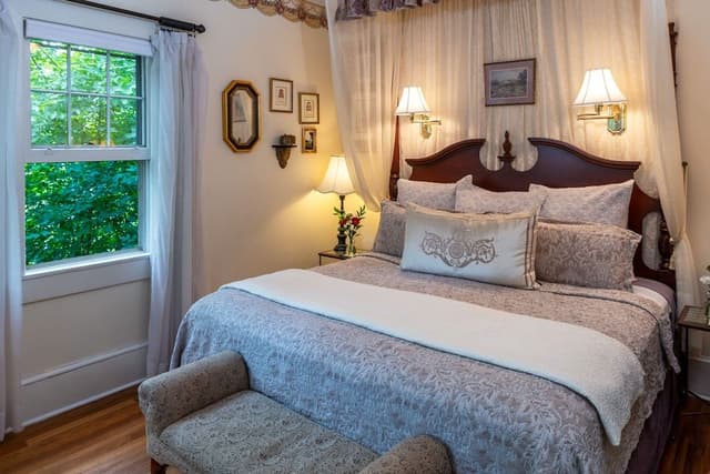 Suite (Eaton Square)
