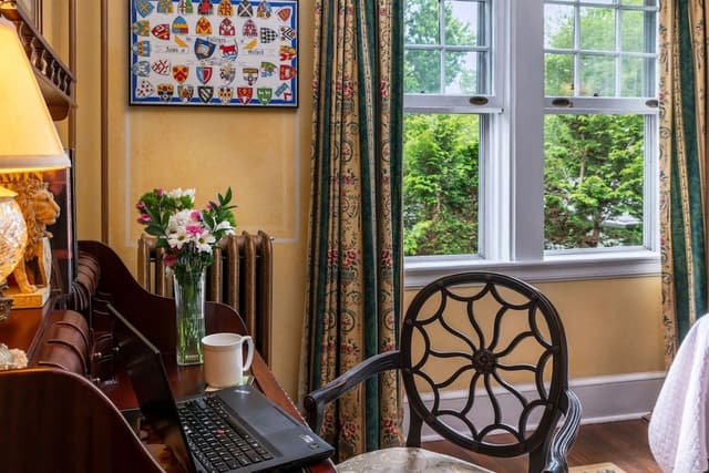 Room (St.James's Park)