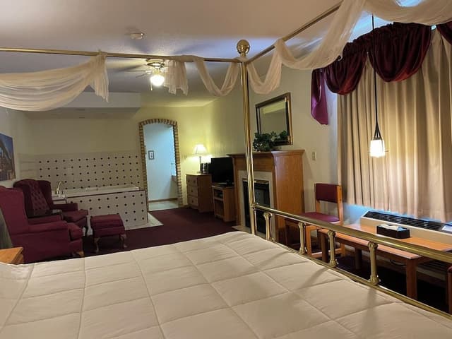 Honeymoon Suite