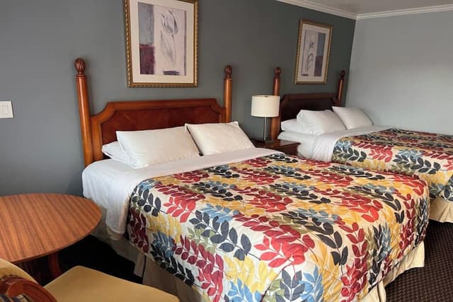 Standard Room, 2 Queen Beds, Non Smoking