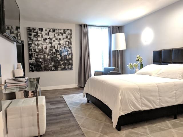 Deluxe Queen Bed Room