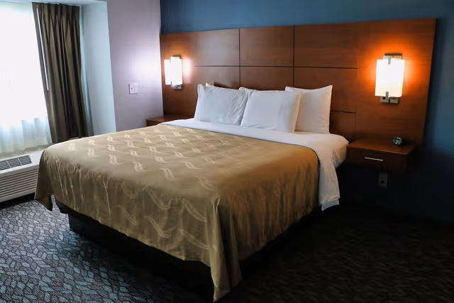 Suite, 1 King Bed with Sofa bed, Non Smoking