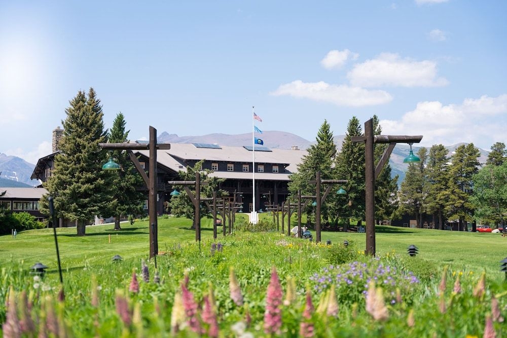 Glacier Park Lodge3