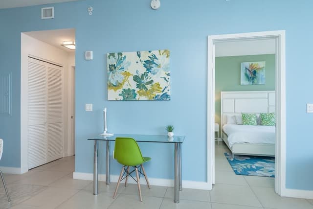 Deluxe One Bedroom Apartment, Ocean Front High Floor