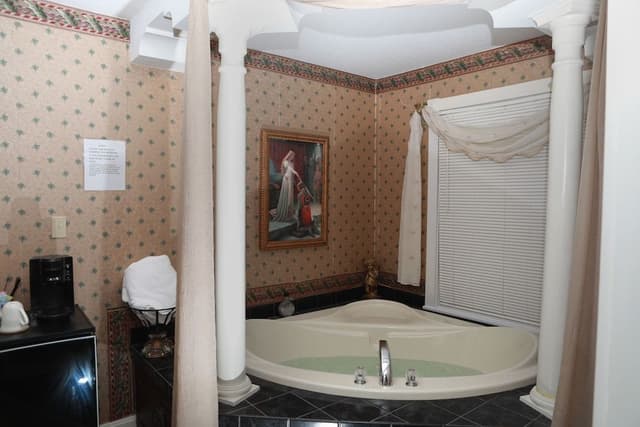 Executive Room, 1 King Bed, Fireplace (Italian Suite)