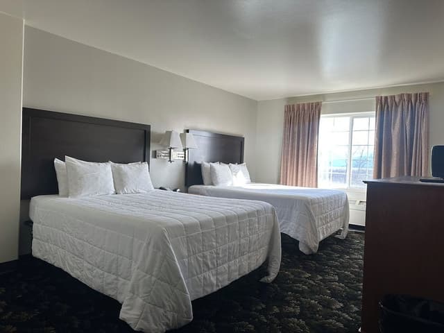 Standard Double Room, 2 Queen Beds