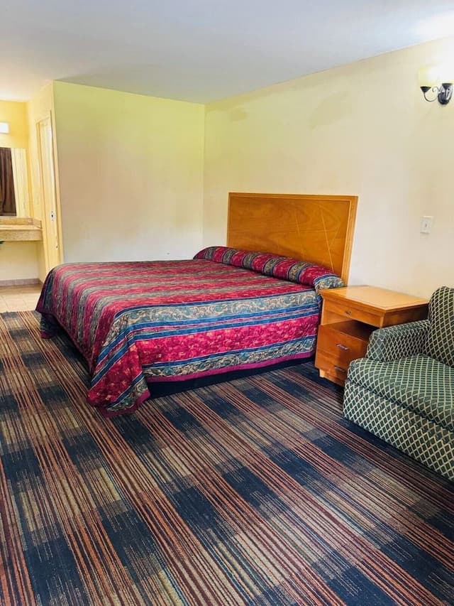 Basic Room, Non Smoking, Private Bathroom