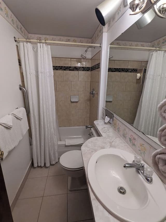2 Bedroom Unit