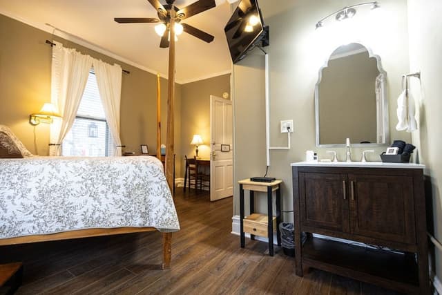 Superior Room, 1 Queen Bed