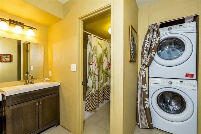 Suite, 1 Bedroom, Garden View