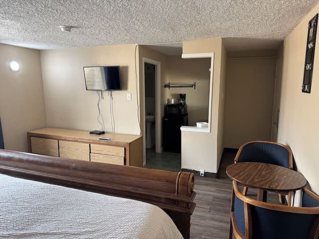 Standard Room, 1 King Bed