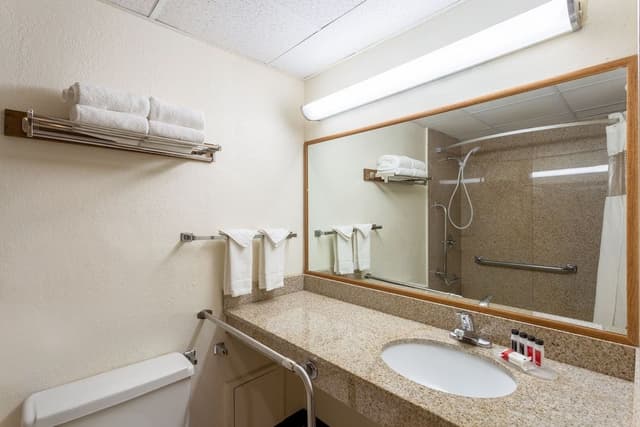 Room, 2 Queen Beds, Accessible, Non Smoking